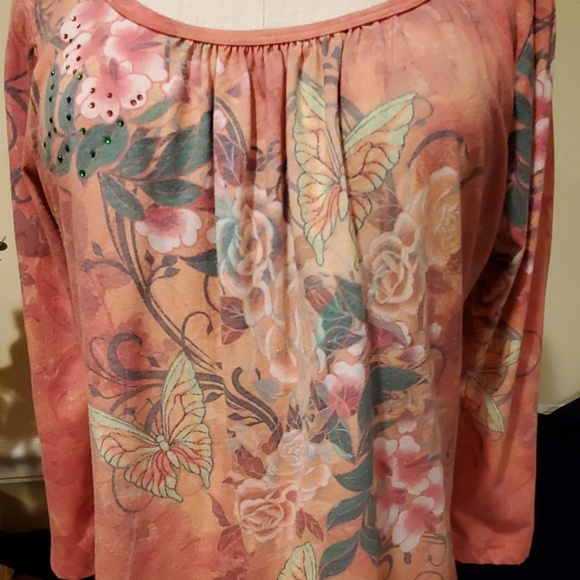 Shirt - Picture 3 of 4